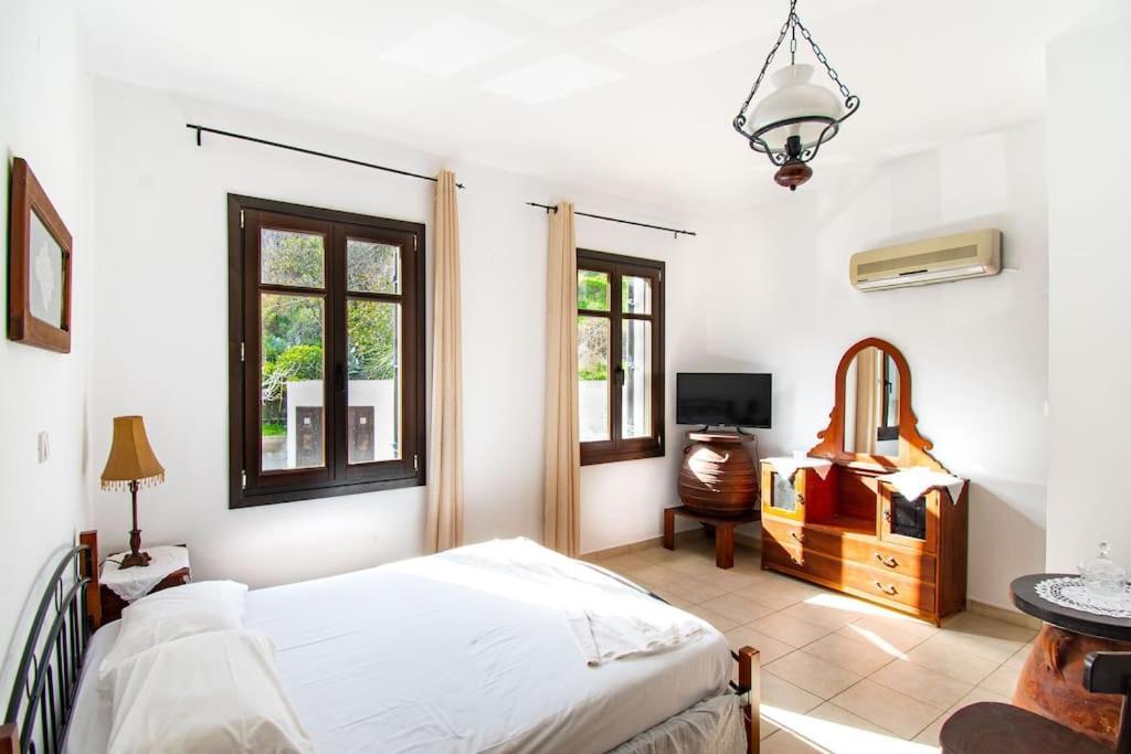 Pali Sea View Apartment Екстериор снимка